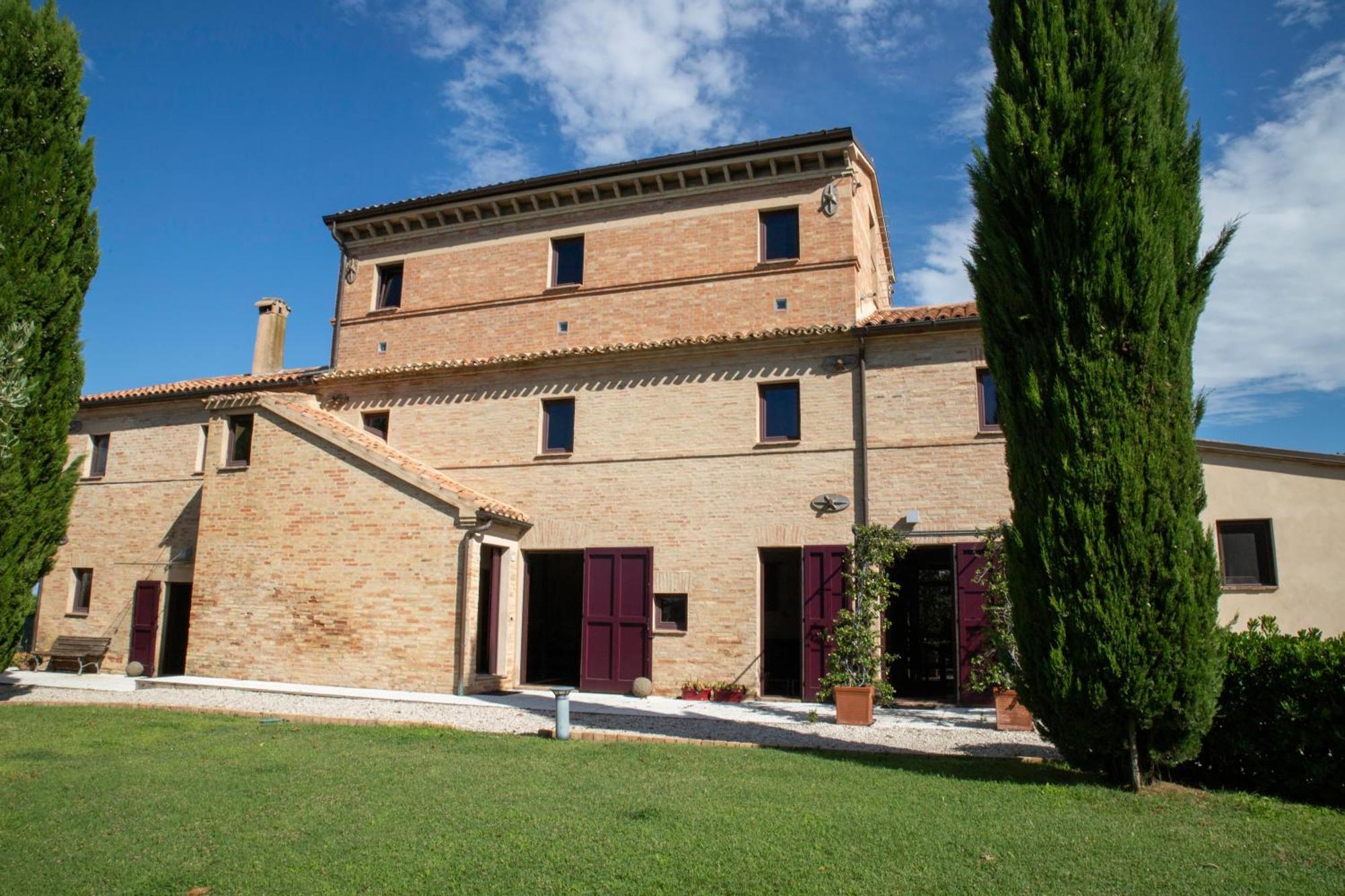 Casali Marchigiani - Ville Vacanza Private Con Piscina Ostra Extérieur photo